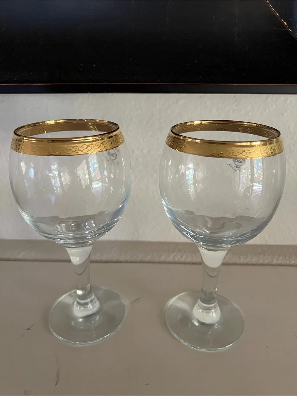 Pasabache Circleware Crystal Wine Glasses with Gold Rim set of 2